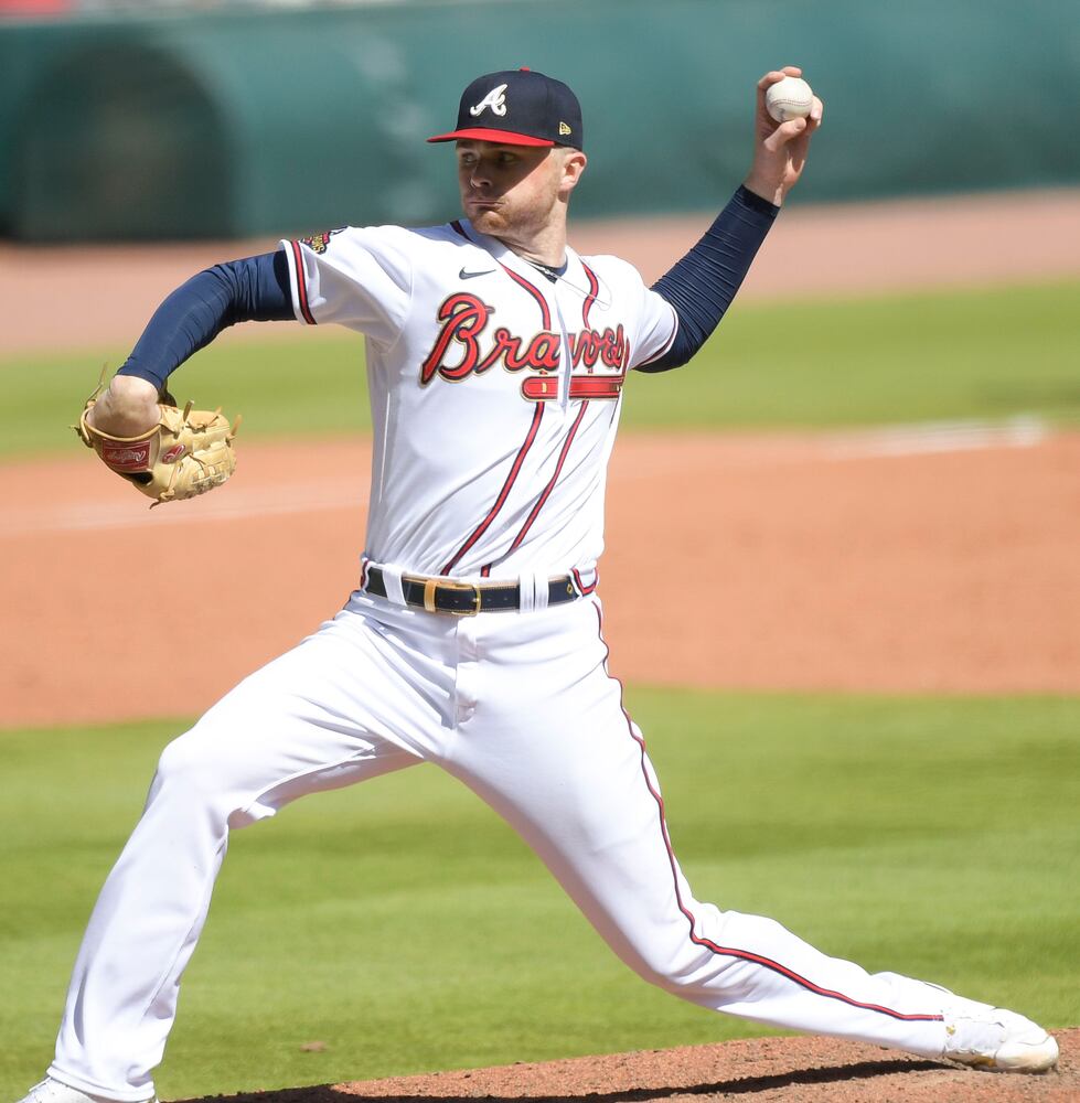 041122 BRAVES PHOTO