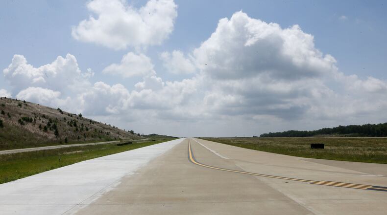 FILE: Paulding County airport’s taxiway. BOB ANDRES / BANDRES@AJC.COM