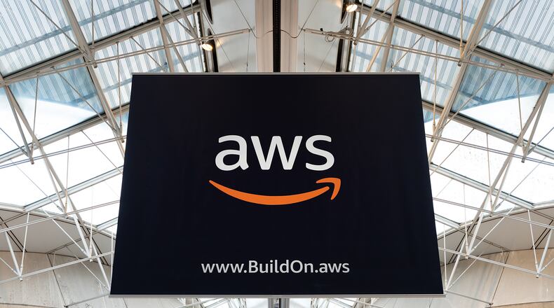 U.S. Immigrations and Customs Enforcement is planning new large-scale expenditures on cloud computing with Microsoft Corp. and Amazon.com Inc.s Amazon Web Services unit. (Rui Santos/Dreamstime/TNS)