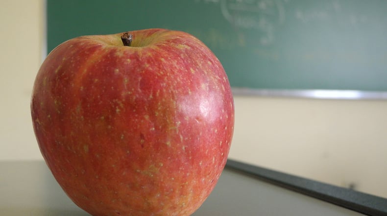 While student enrollment in the nation’s public, private and charter schools rose by 22% during the past three decades, the teaching force ballooned by more than double that rate, 54%, according to a new study.