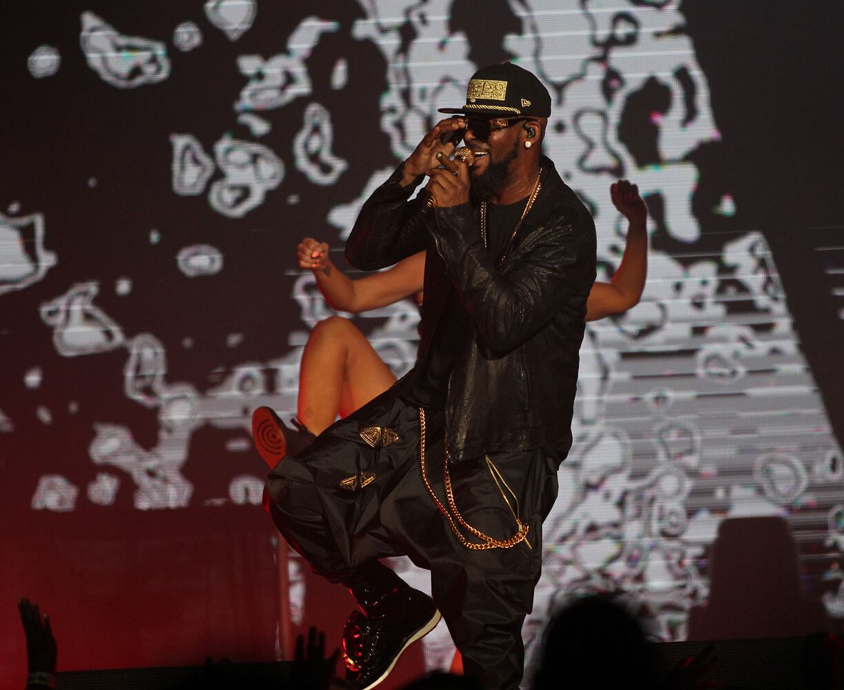 R. Kelly brings 'Buffet' tour to Philips Arena