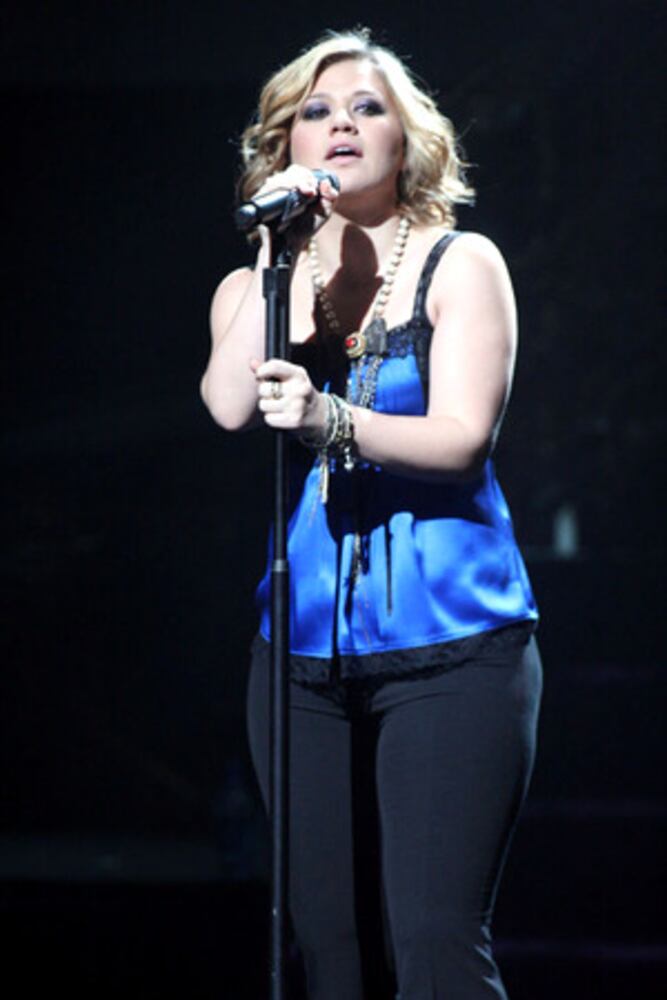 Kelly Clarkson sells out Cobb Energy Performing Arts Centre