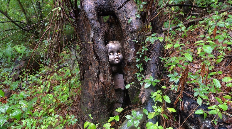 Doll’s-Head Trail inside Constitution Lakes Park is an evolving “found art” trail fashioned from refuse left in the area. (Photo by HYOSUB SHIN)
