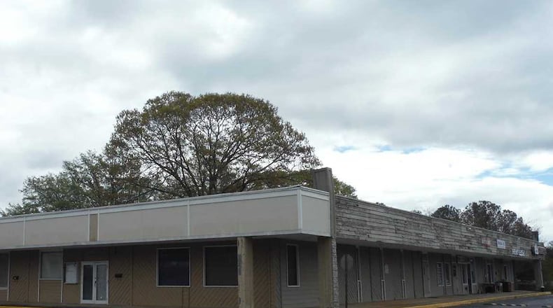 This is a look at Sprayberry Crossing as of April 2017.