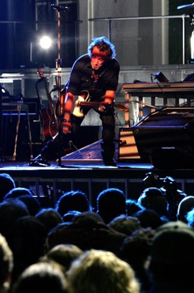 Springsteen fans get preview of tour
