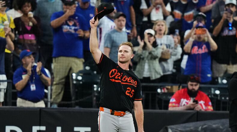Baltimore Orioles' Pete Alonso gestures to fans before a baseball game against the New York Mets Monday, Sept. 14, 2026, in New York. (AP Photo/Frank Franklin II)
