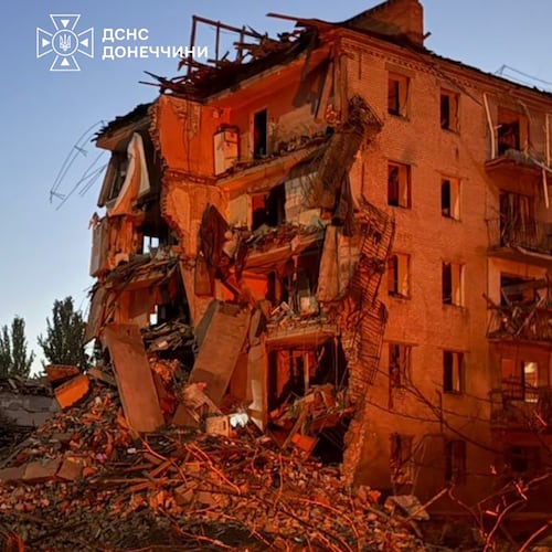 This photo provided by the Ukrainian Emergency Service shows a site of a residential building damaged by a Russian guided bomb in the city center of Sloviansk, Donetsk region, Ukraine, Monday, Aug. 31, 2026. (Ukrainian Emergency Service via AP)