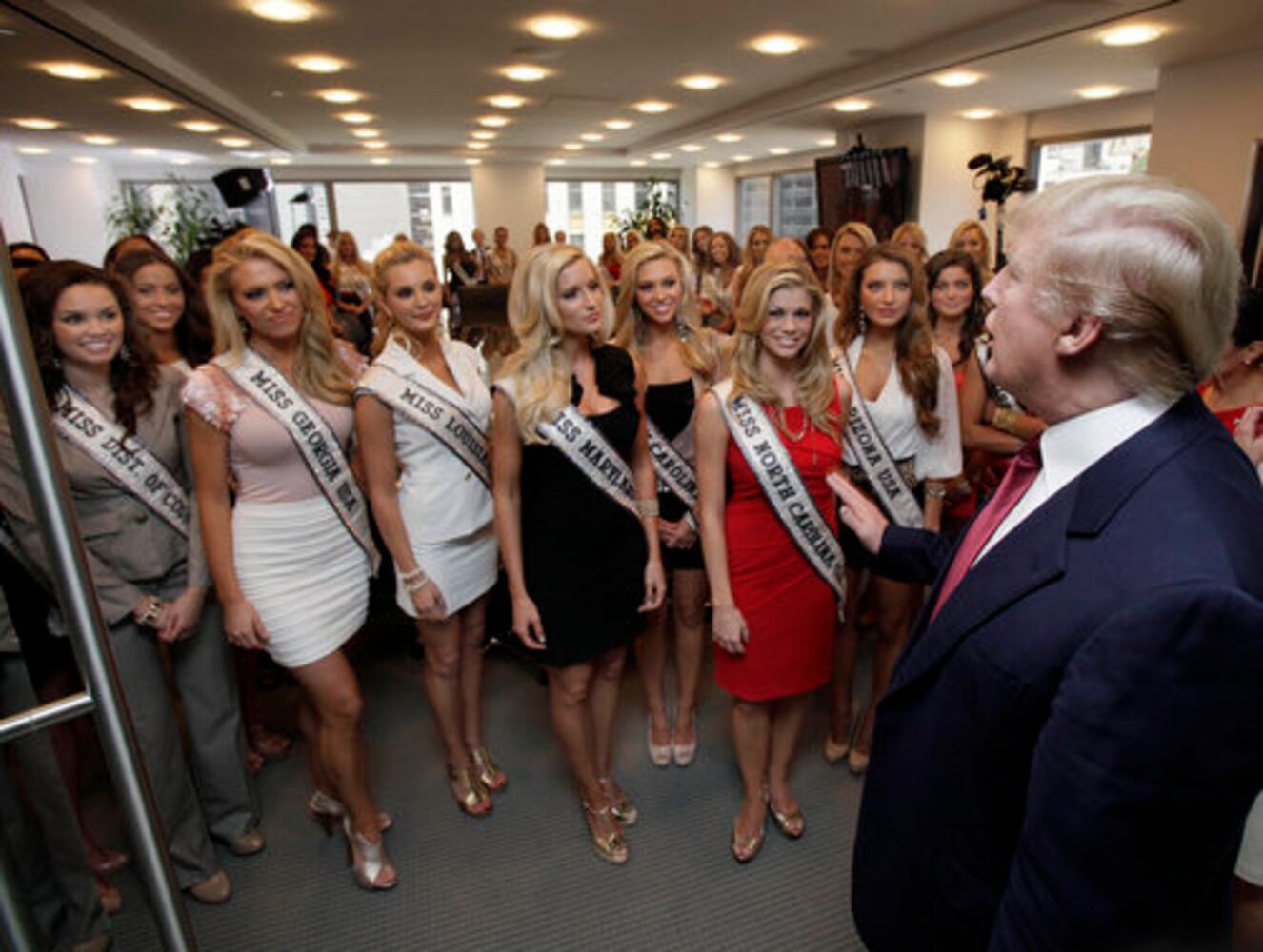 Donald Trump greets Miss USA 2011 contestants