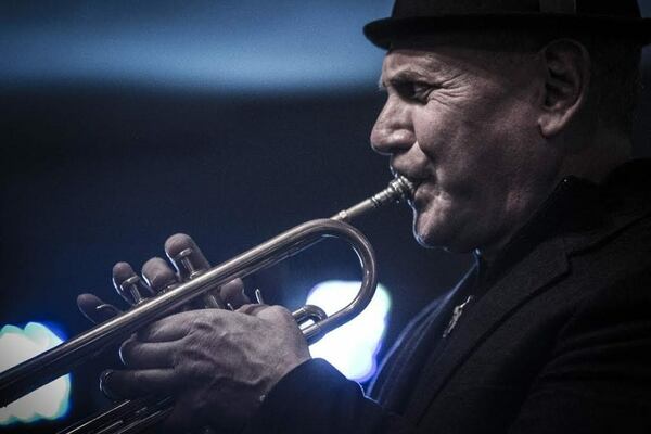 Gordon Vernick and his quartet will perform and then lead a jazz jam session at Red Light Cafe on Wednesday, July 22. (Courtesy of Mark Ludbrook)