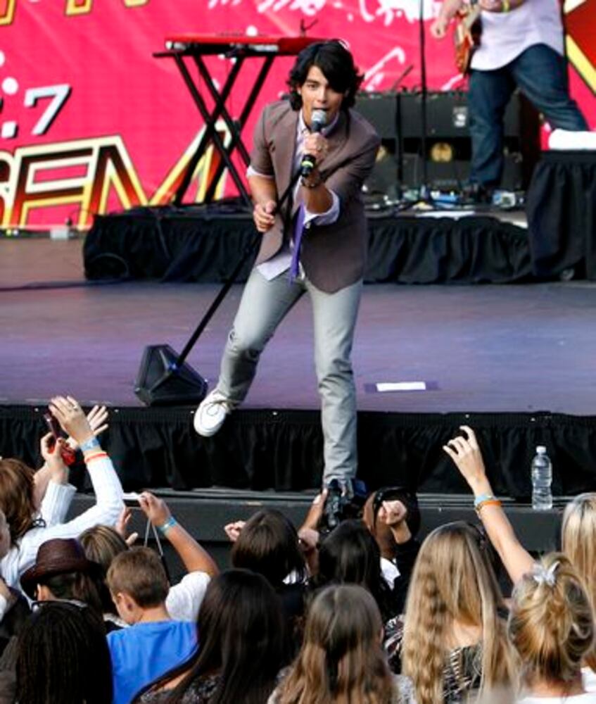 Wango Tango draws diverse musicians