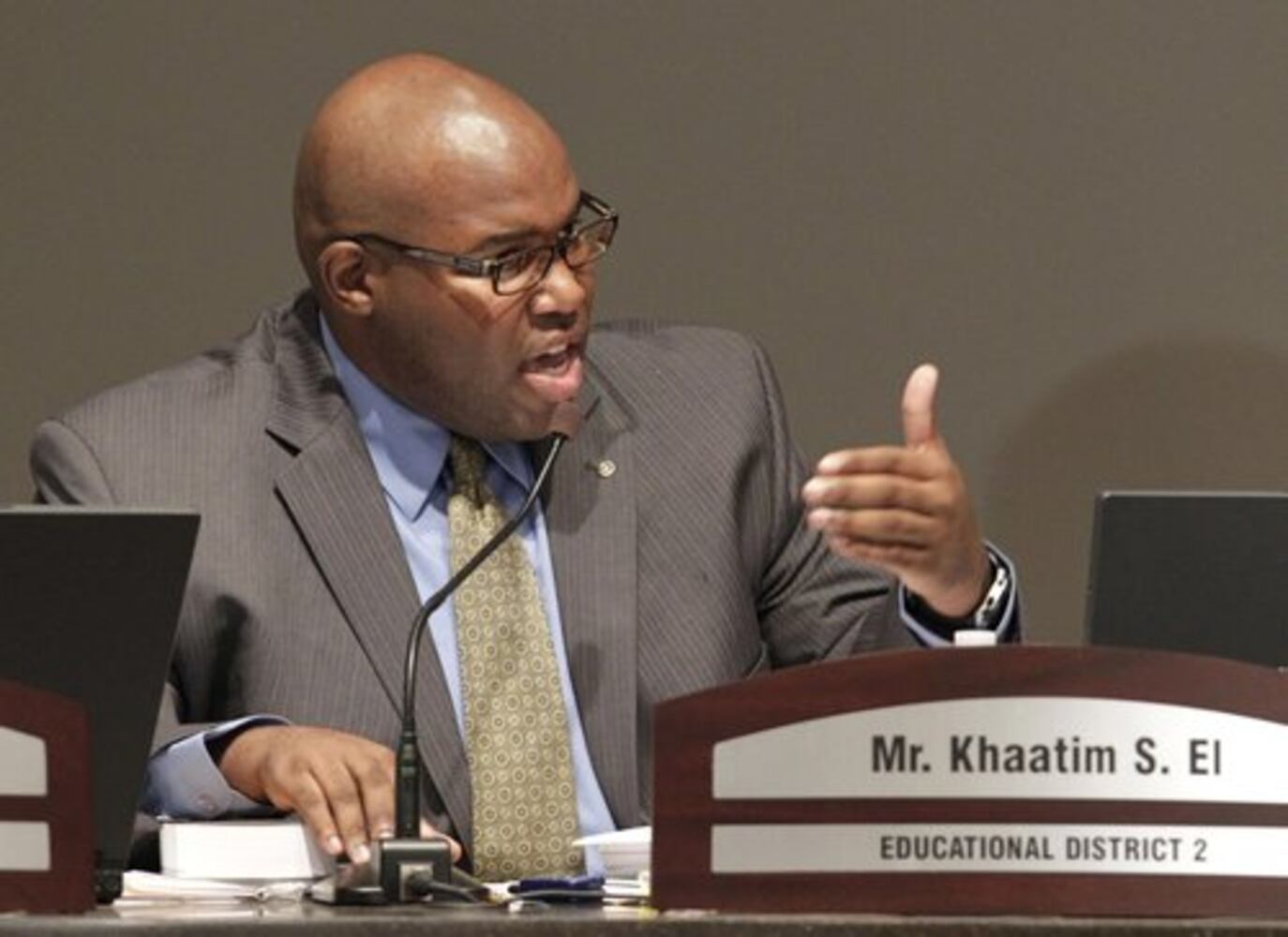 Beverly Hall appears before Atlanta School Board