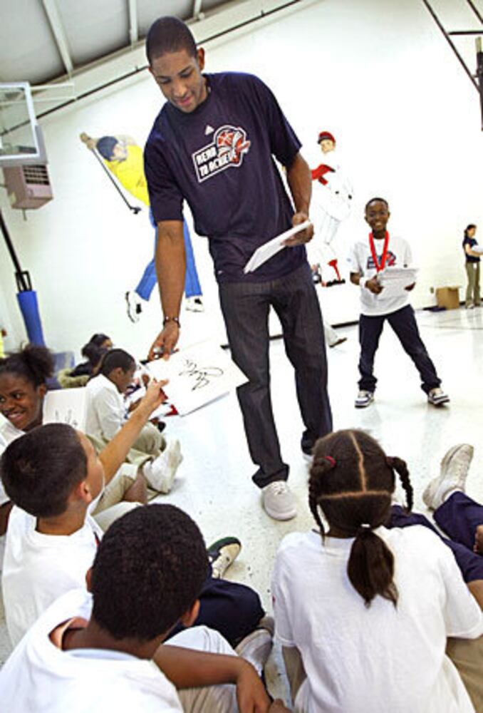 Al Horford surprises Northcutt Elementary