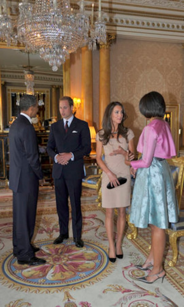 Obamas visit Buckingham Palace