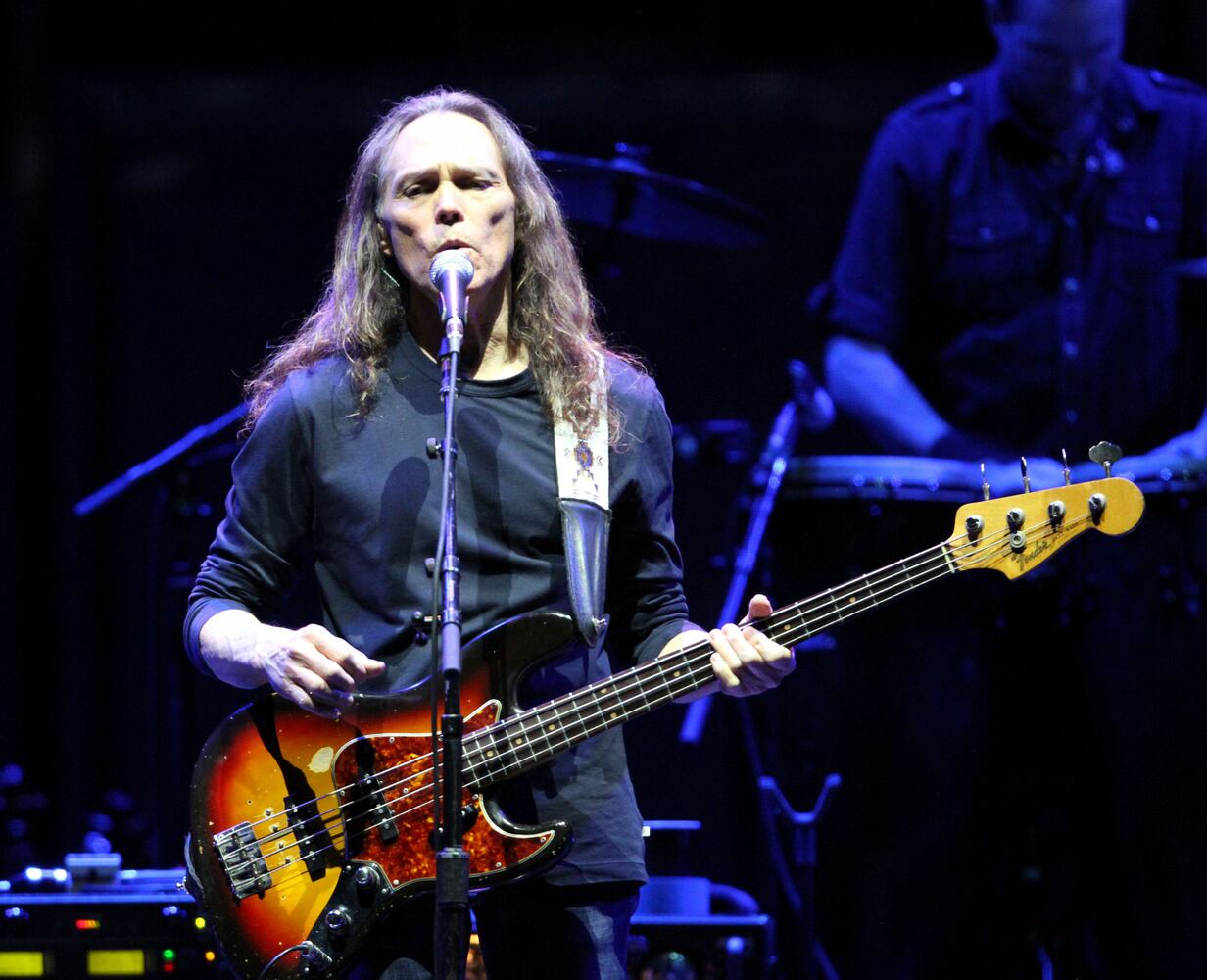 Don Henley & Co. play to sold-out crowd