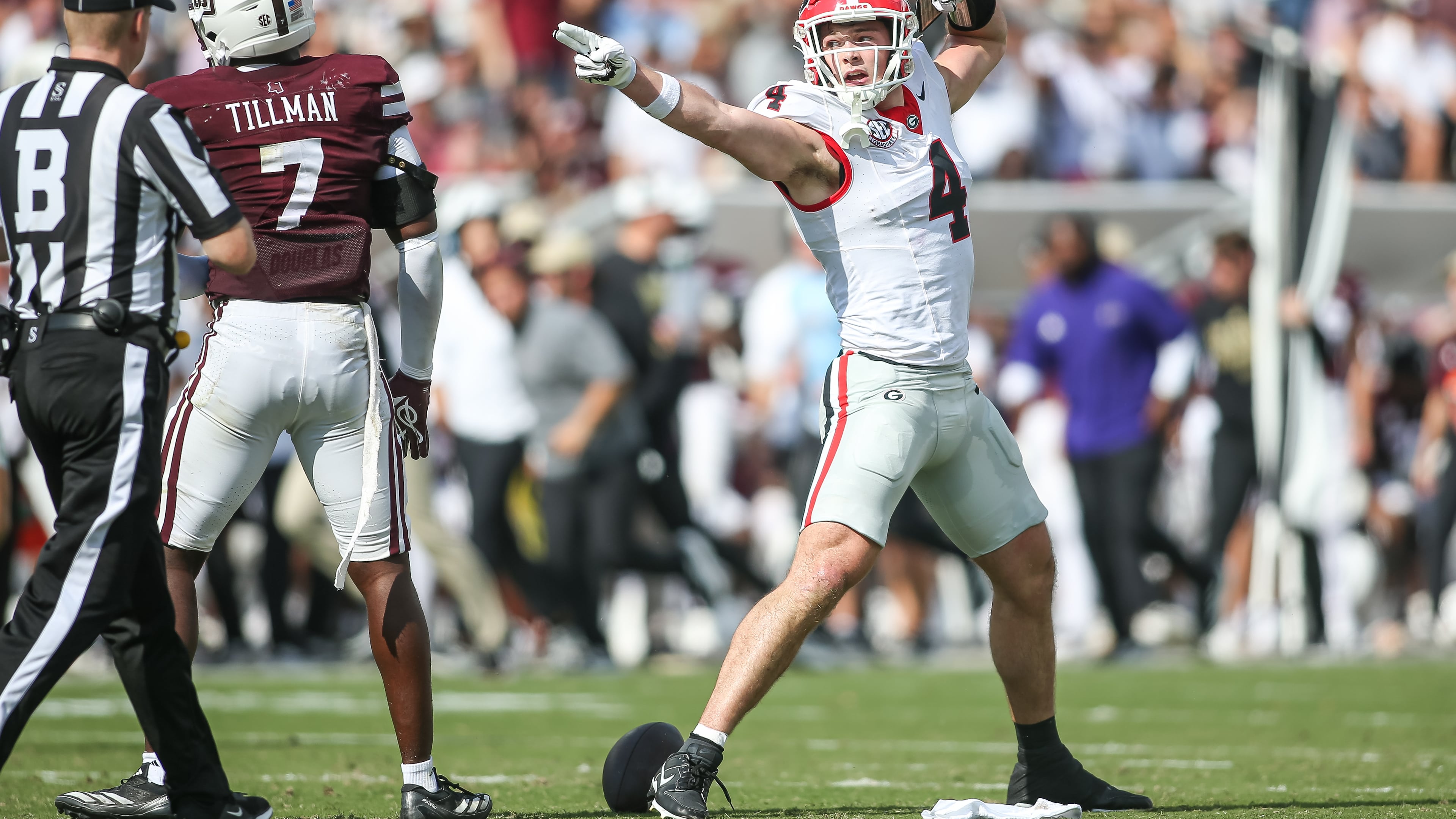 Georgia tight end Oscar Delp (4) reacts after a catch against Mississippi State during the first half of an NCAA college football game in Starkville, Miss., Saturday, Nov. 8, 2025. (AP Photo/James Pugh)