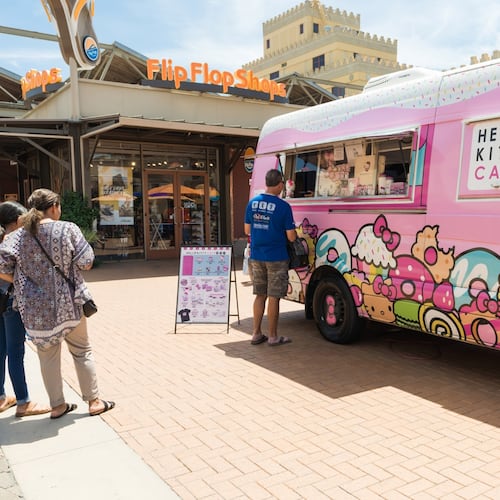 Hello Kitty Cafe truck goes on national tour