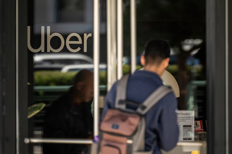 Uber's CEO must testify in a lawsuit that contends the company is liable for the alleged sex trafficking of a 14-year-old girl, a Gwinnett County judge has ruled. (David Paul Morris/Bloomberg via Getty Images)