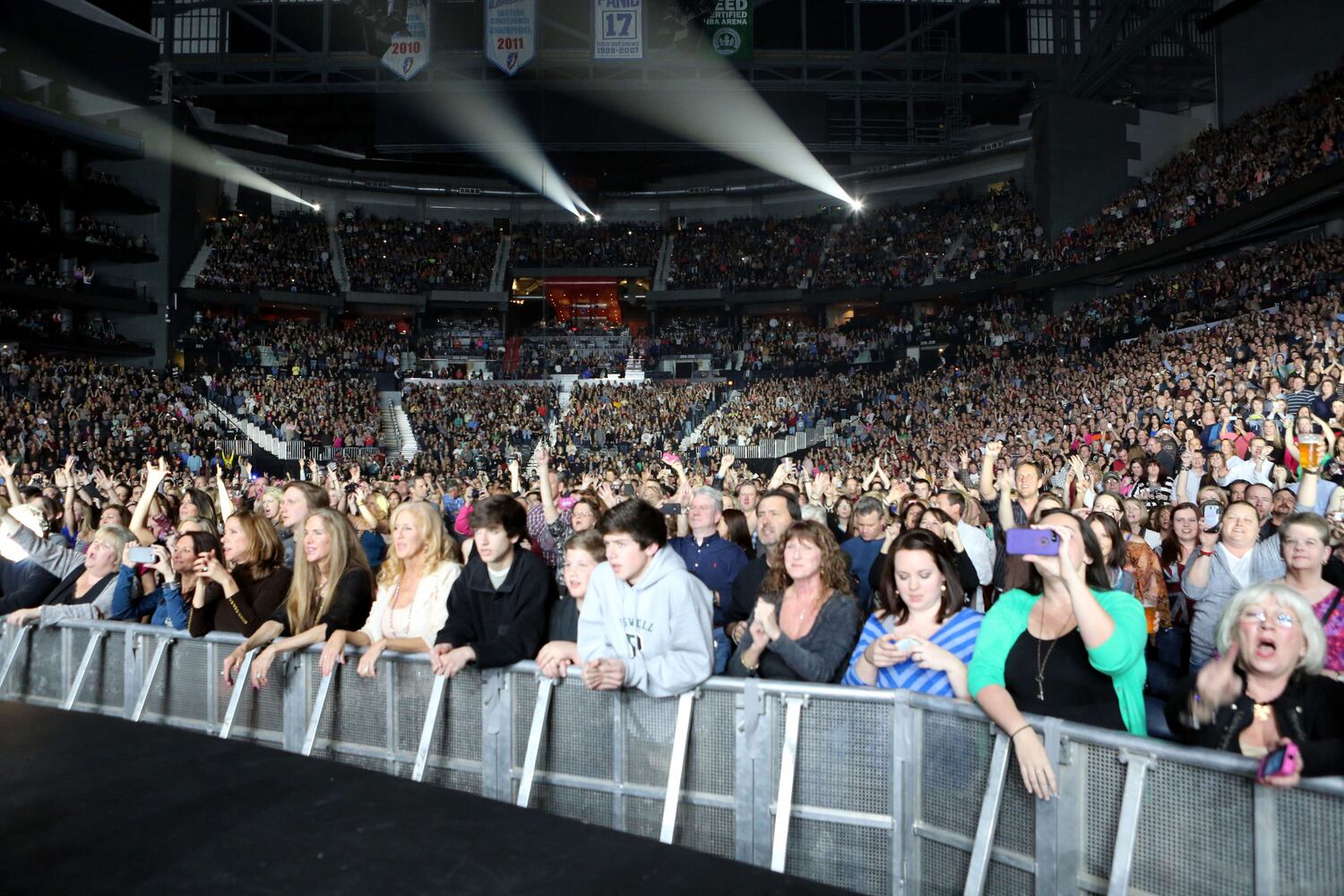 Bon Jovi rocks a sold-out Philips Arena