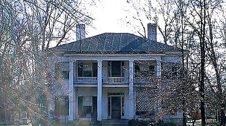 The Judge William Wilson House on Fairburn Road was built between 1856-59. This is an image from the 1960s before Wilson’s descendants sold it. (Atlanta Preservation Center)