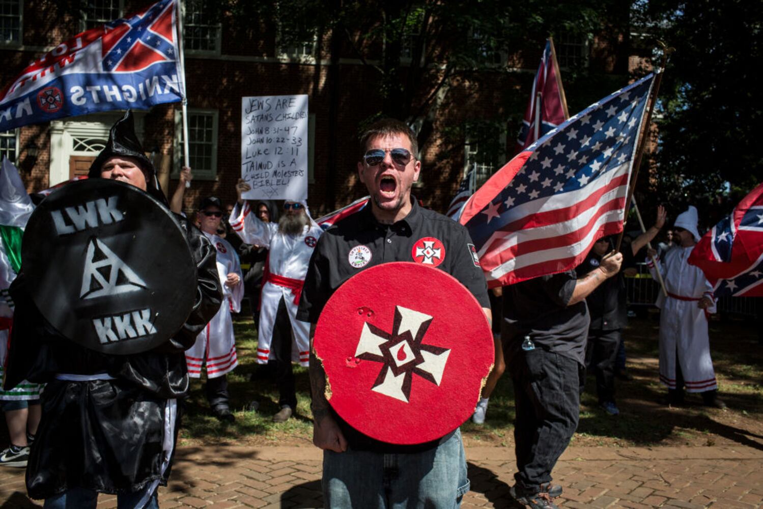 protesters clash with kkk at rally in charlottesville