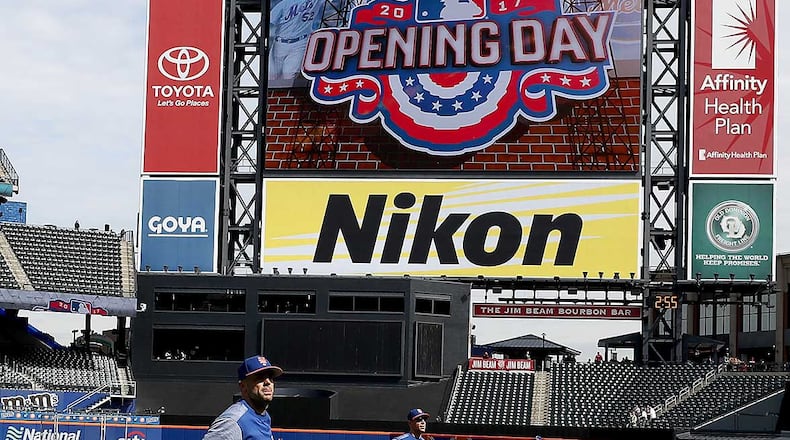 David Wright of the Mets leaves the field after warming up Monday prior to the season opener against the Braves.