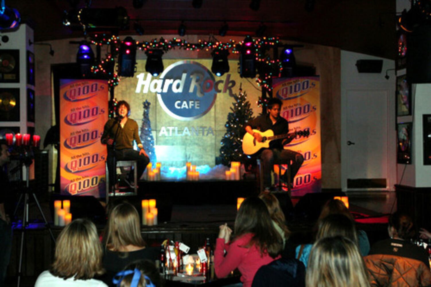Elliott Yamin's intimate concert at Hard Rock Cafe