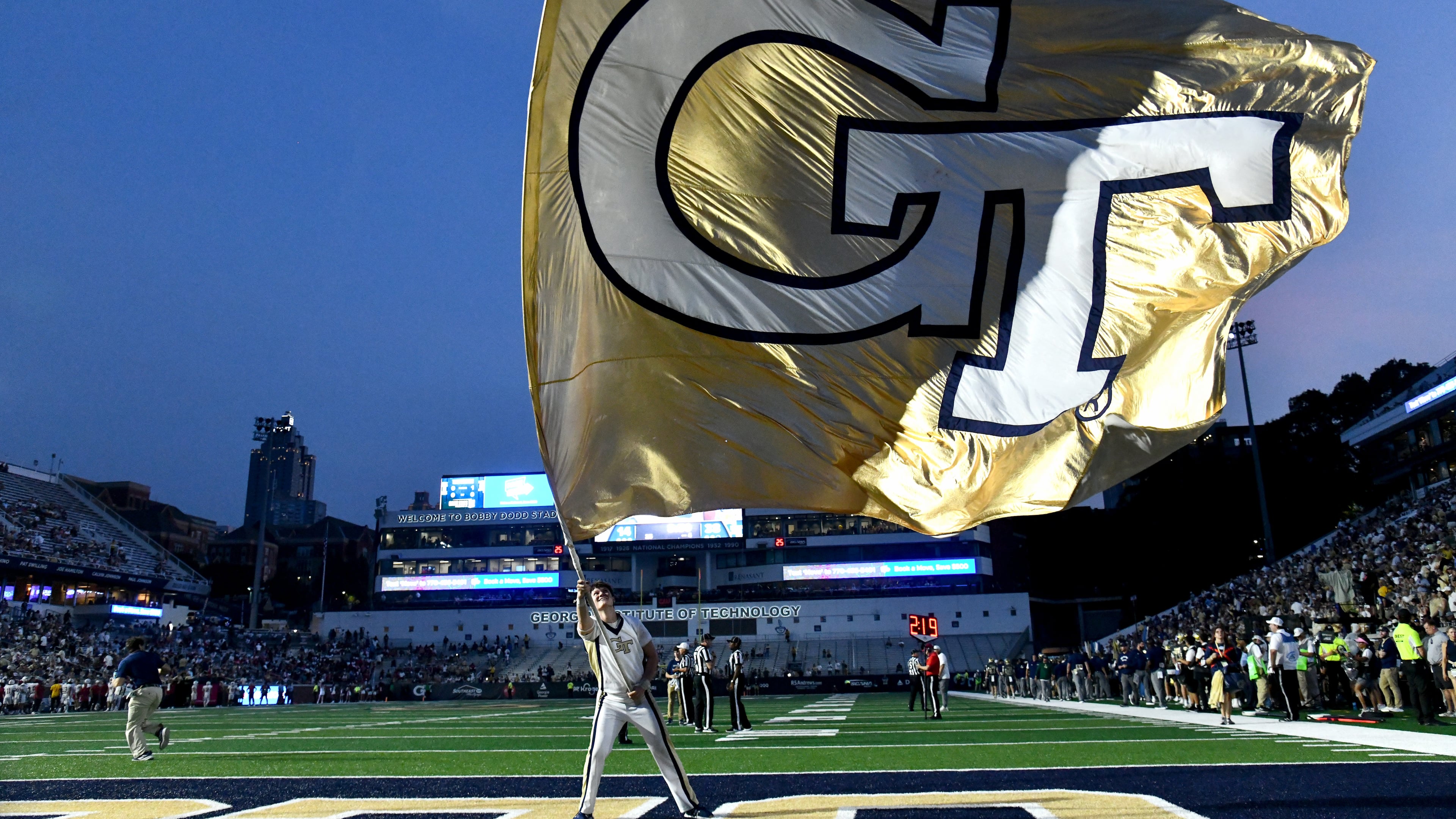 Georgia Tech will celebrate homecoming on Saturday when it hosts Syracuse, and the Yellow Jackets also hope to be celebrating their first 8-0 start since 1966. (Hyosub Shin/AJC)