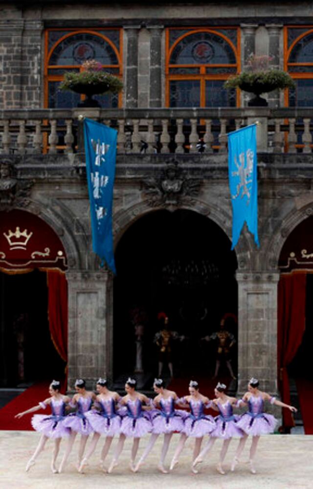 Mexico's National Dance Company