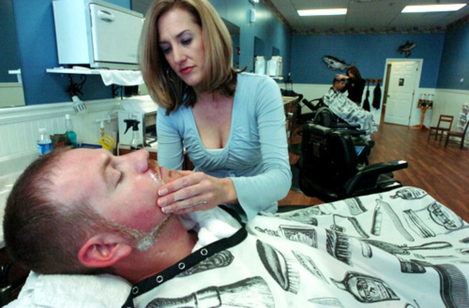 Acworth barber shop 'like a spa for men'