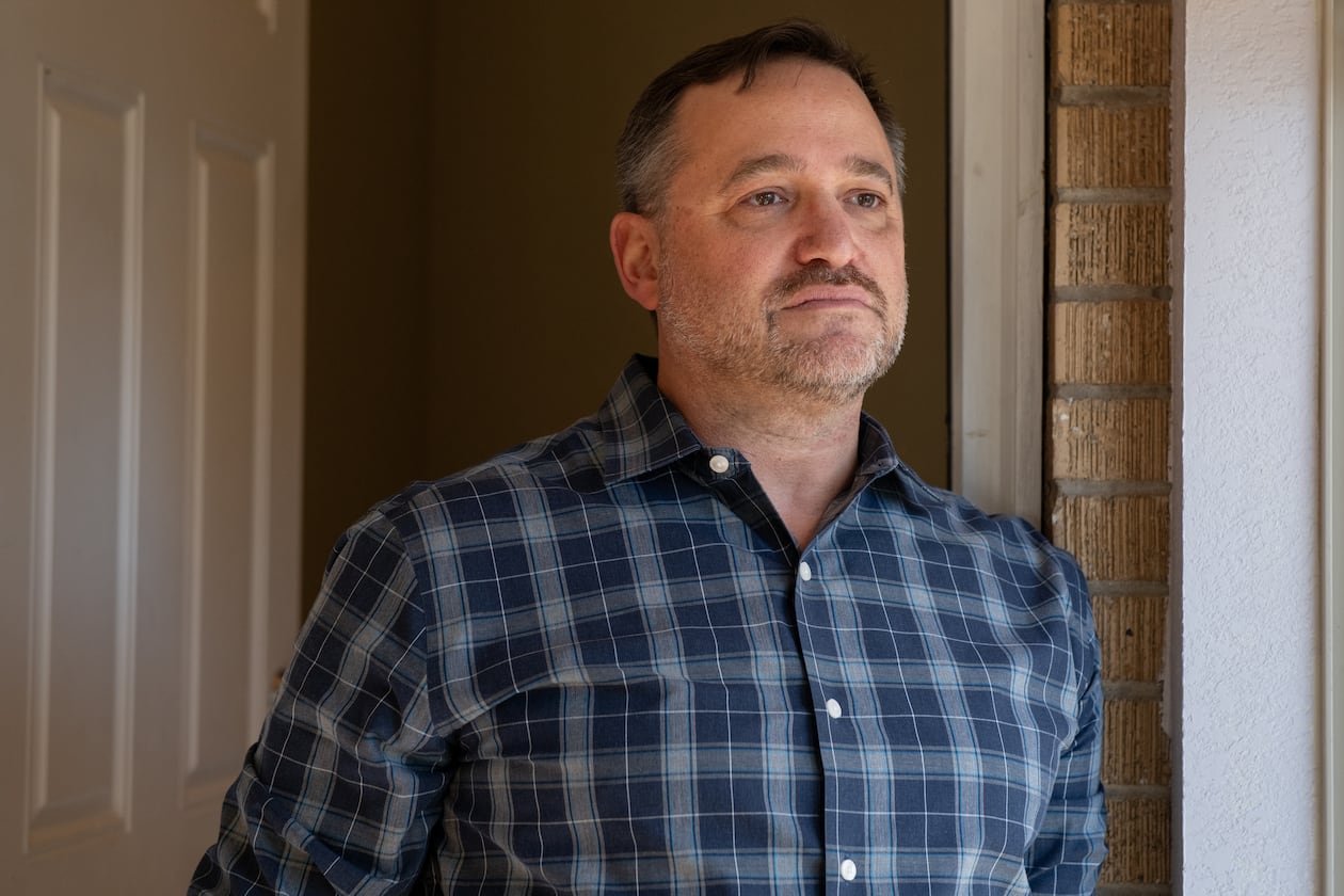 Josh Hirsch poses for a portrait at his home on Oct. 20, 2025, in Denver. (AP Photo/Rachel Woolf)