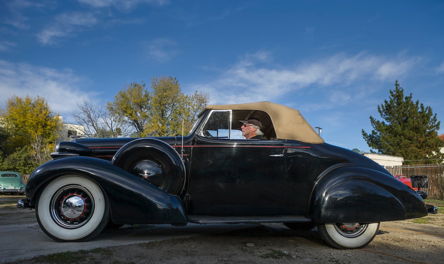 Beloved vintage cars star in 'Gangster Squad'