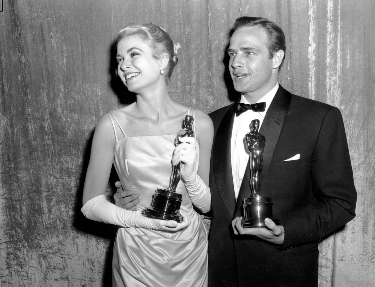 1955: Gracy Kelly in Edith Head