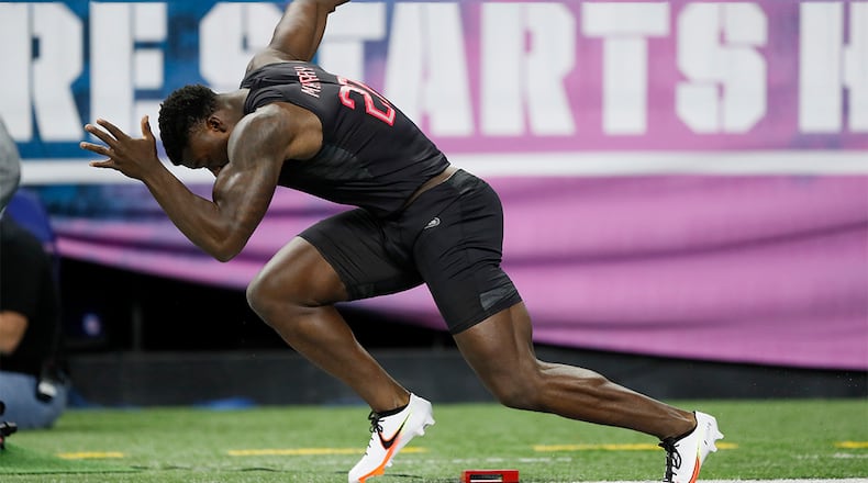 Oklahoma linebacker Kenneth Murray runs the 40-yard dash at the NFL football scouting combine Feb. 29, 2020, in Indianapolis. (Charlie Neibergall/AP)