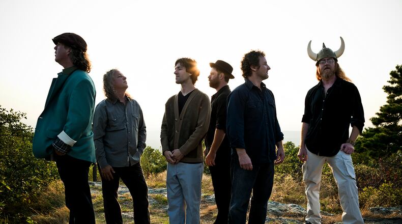 Railroad Earth, livin' it up.