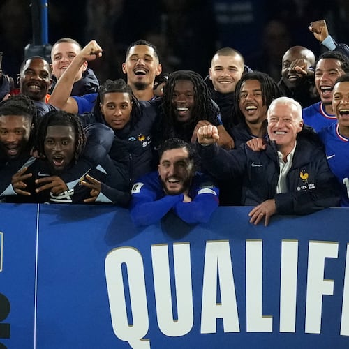 Players on the French national team celebrate after wining a World Cup 2026 group D qualifying soccer match against Ukraine in Paris, Thursday, Nov. 13, 2025. (AP Photo/Christophe Ena)