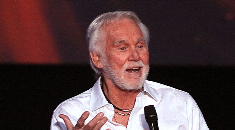 Kenny Rogers at his 2016 Chastain concert. (Akili-Casundria Ramsess/Special to the AJC)