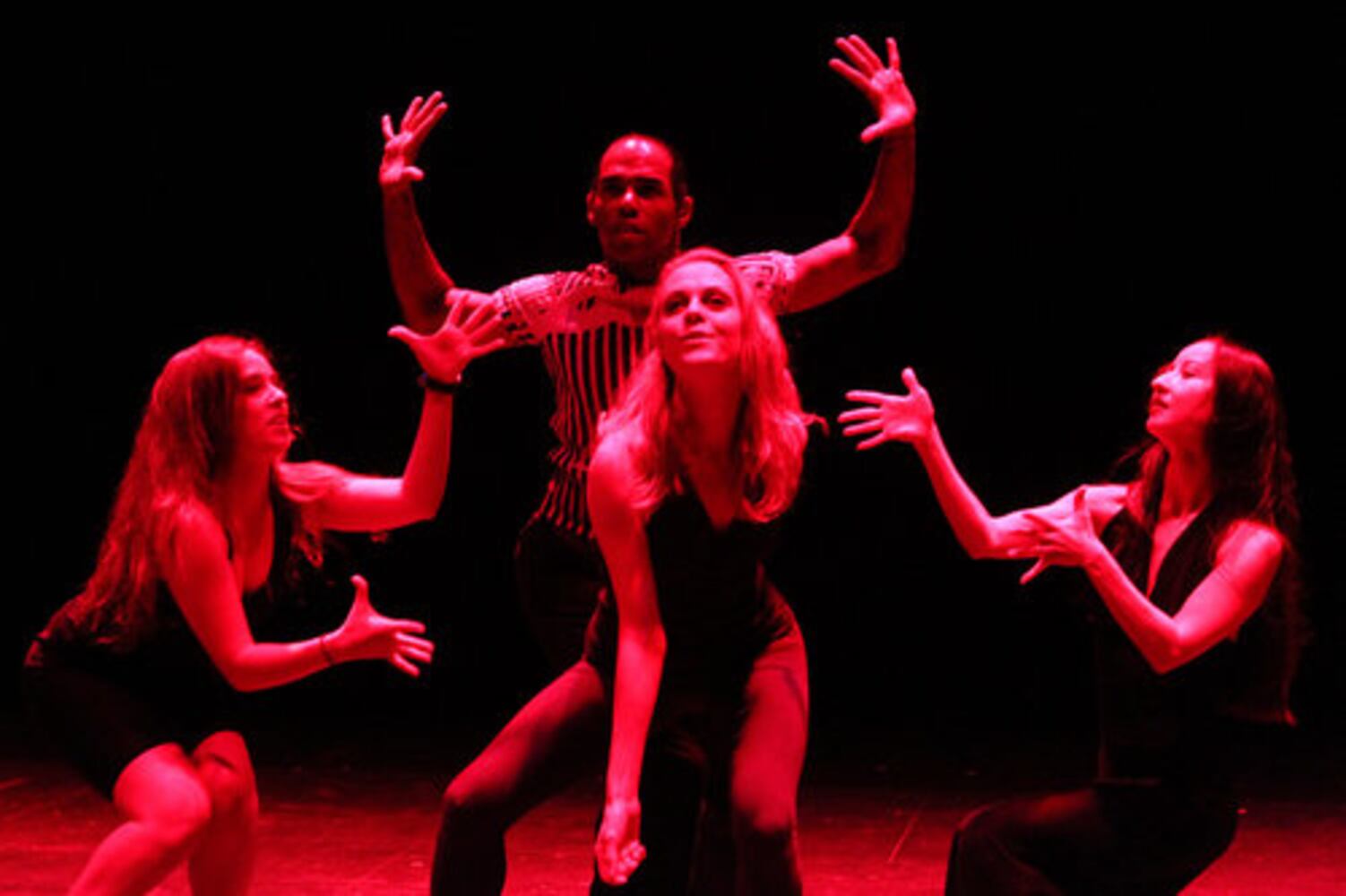 Photos: ‘Phantom' cast sings for charity