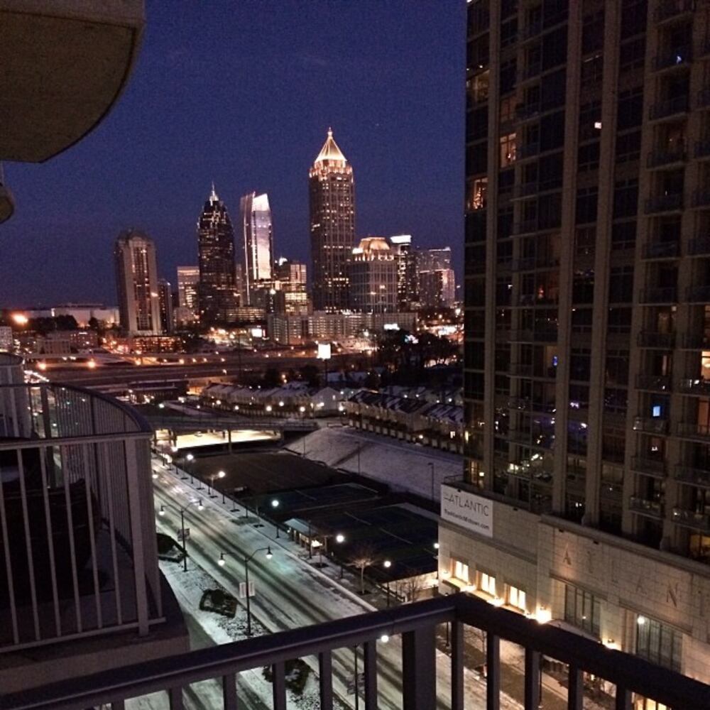Even tho the weather is bad it's still a beautiful night in the A* -- @cremedelaskin_jr1