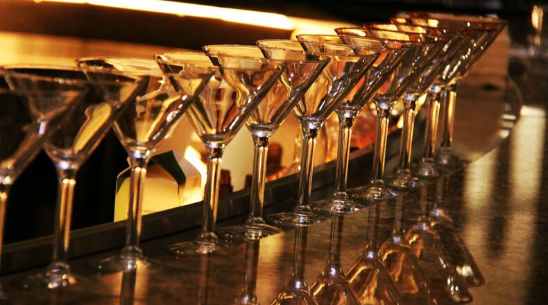 FILE PHOTO: Drinkers can raise a glass in honor of a St. Louis bar Open Concept that charges customers by the hour and not the drink.