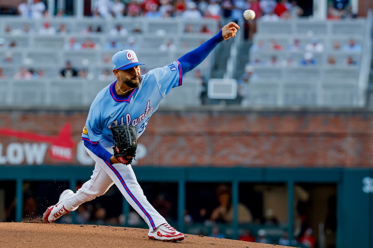 Atlanta Braves pitcher Martín Pérez delivers to a Washington Nationals batter during the first inning of a baseball game, Saturday, Aug. 1, 2026, in Atlanta. (AP Photo/Erik S. Lesser)
