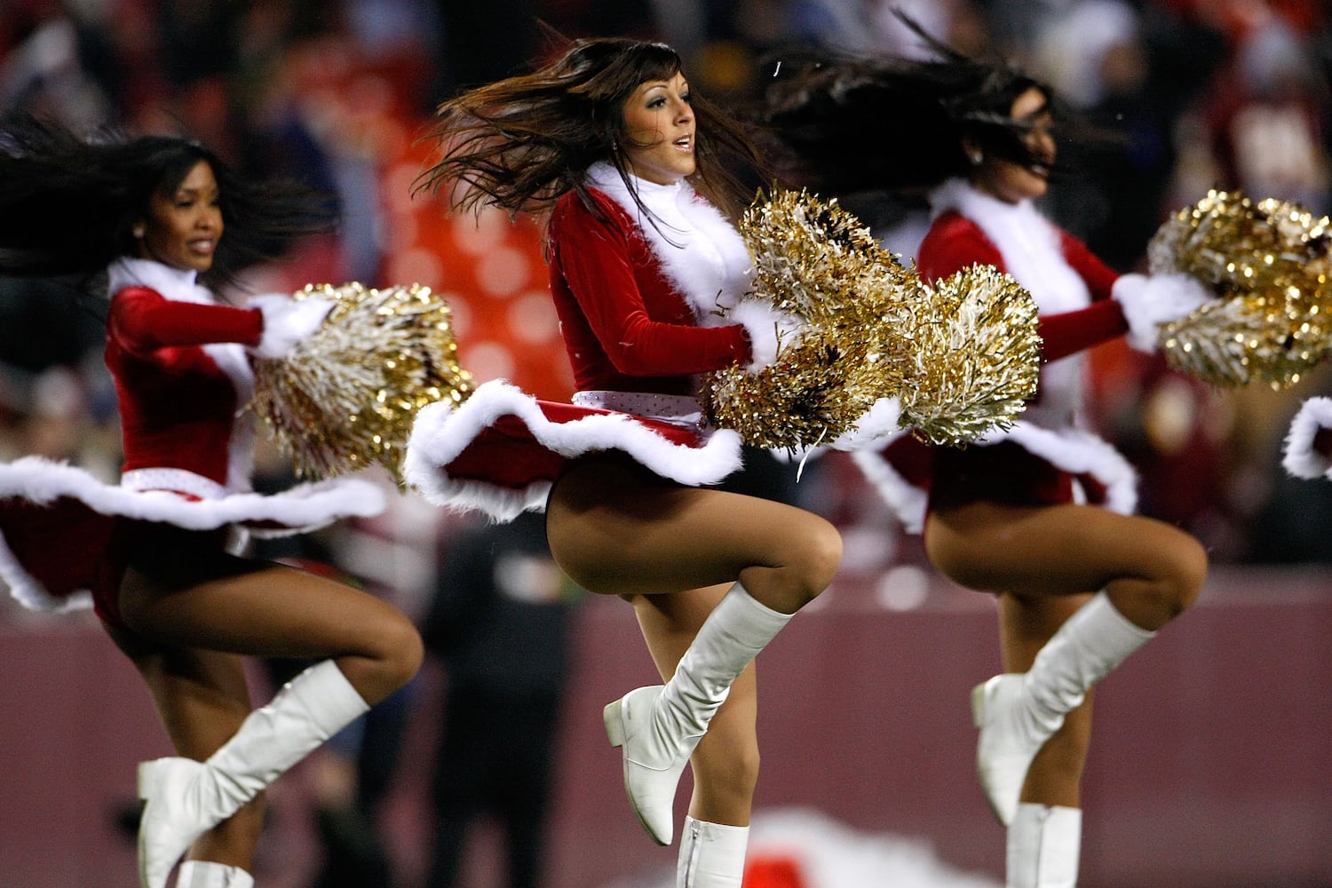 Cheerleaders get in the holiday spirit