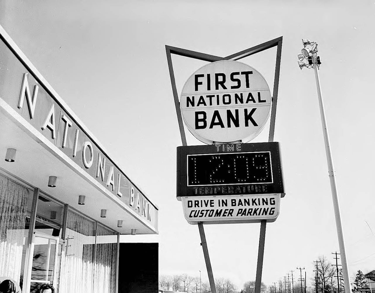 AJC Flashback Photos: Atlanta’s Stewart-Lakewood Shopping Center and Stewart Avenue