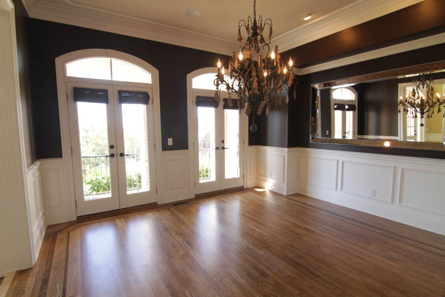 Franklin, Tenn., estate has billiards/media room, 3 wet bars