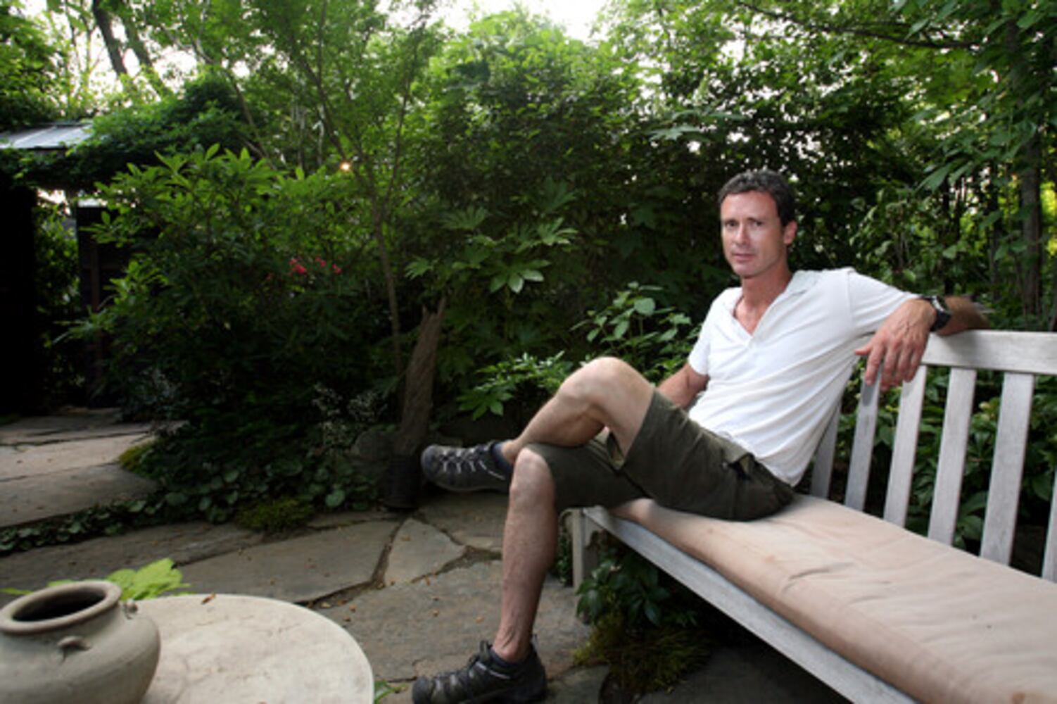 Linger in this Virginia-Highland garden