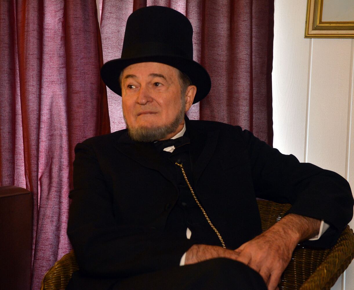 Gene Griessman and his Lincoln memorabilia