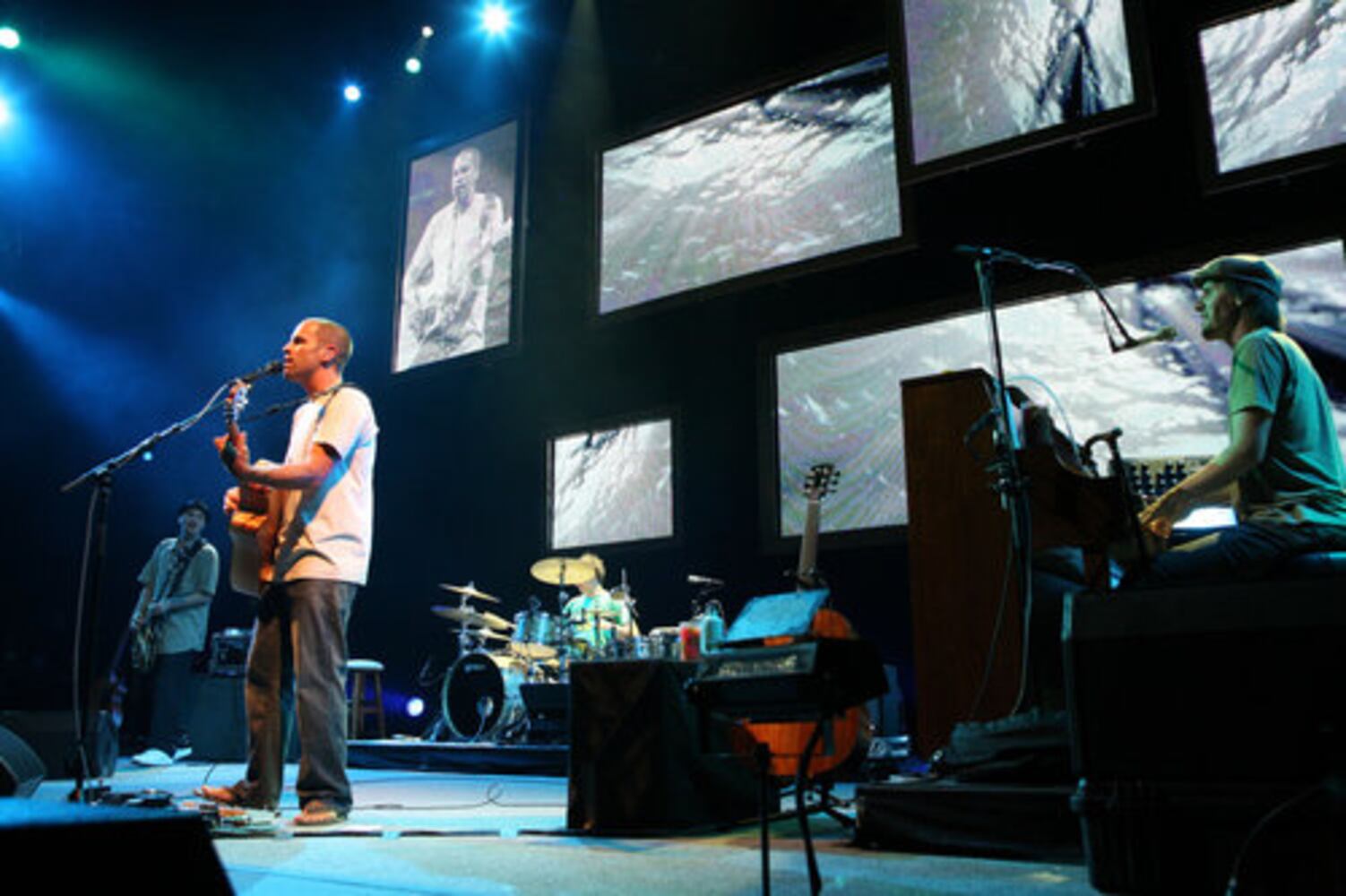 Jack Johnson rocks Lakewood