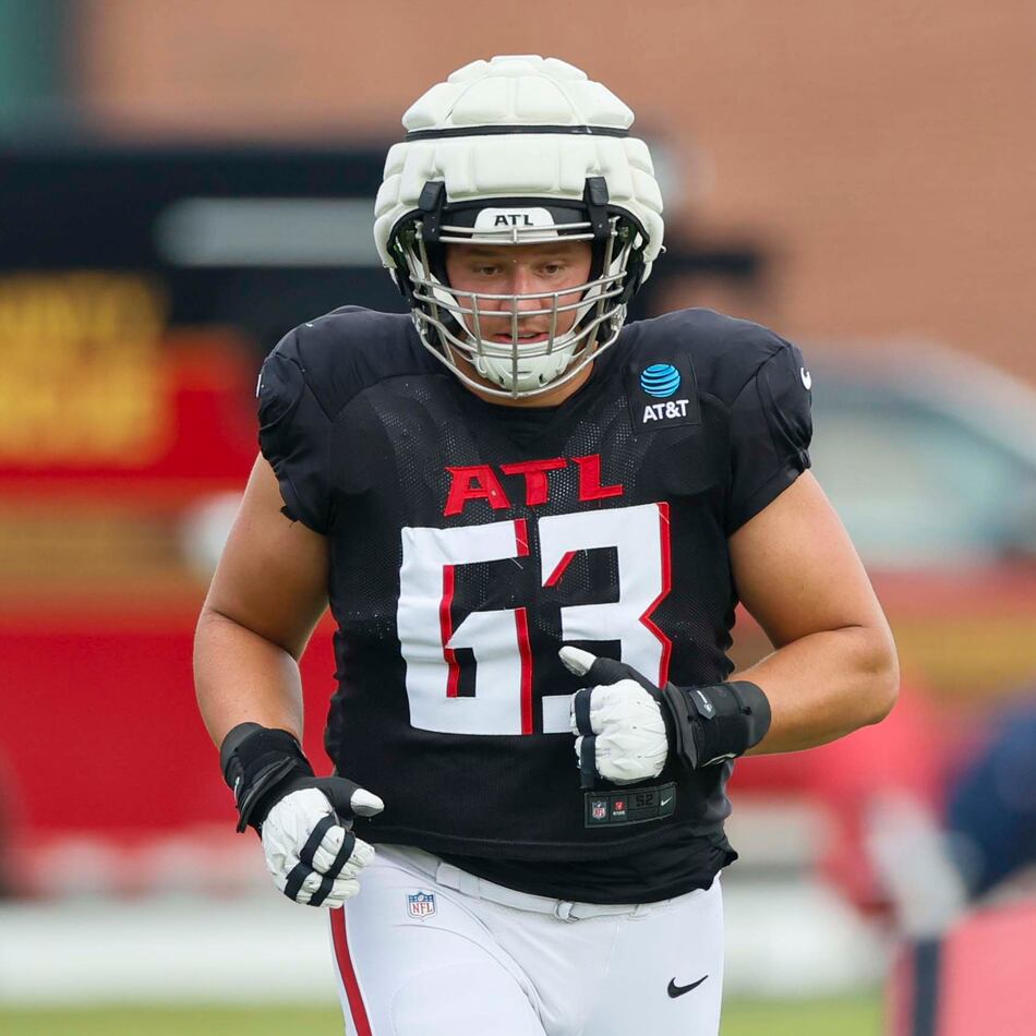 Falcons guard and eight-year veteran Chris Lindstrom, shown here during a joint practice with the Titans in August, says he felt like a rookie under new offensive line coach Bill Callahan. “I definitely felt like a baby deer for a minute there,” Lindstrom said last month. (Miguel Martinez/AJC 2025)