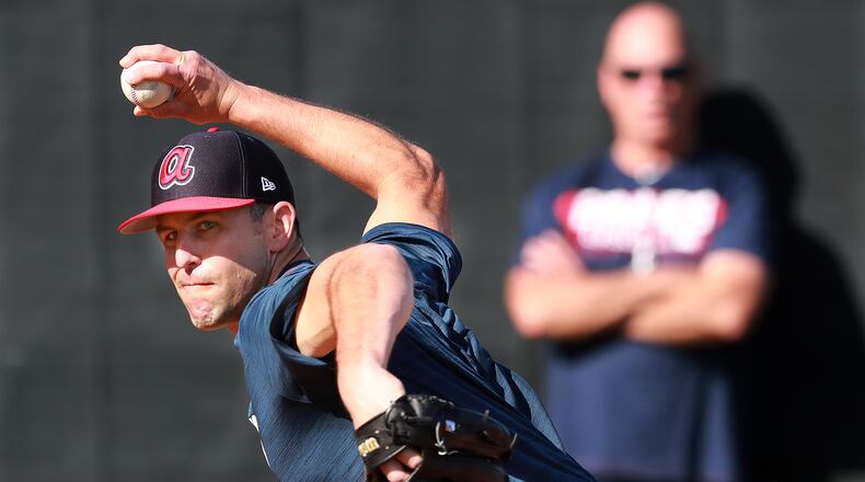 Braves pitcher Darren O'Day works out in spring training.