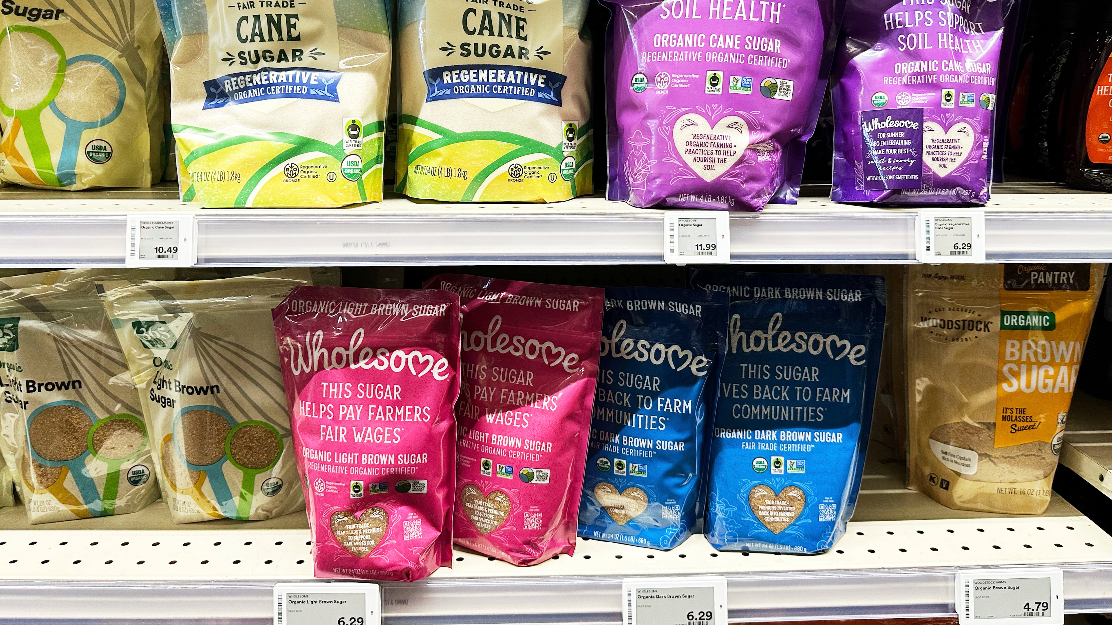 All different kinds of organic sugars are displayed on shelves at a grocery store in Deerfield, Ill., Wednesday, Sept. 17, 2025. (AP Photo/Nam Y. Huh)