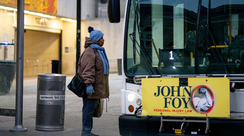 It's time to break out the hats, jackets and scarves, as temperatures in metro Atlanta are expected to reach freezing for the first time since February. (Ben Hendren for the AJC 2025)